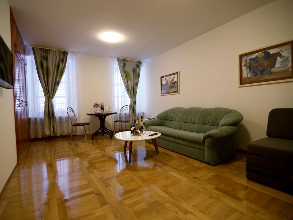 Apartment A&g *