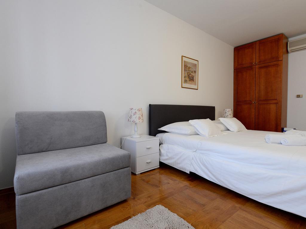 Apartment A&g *