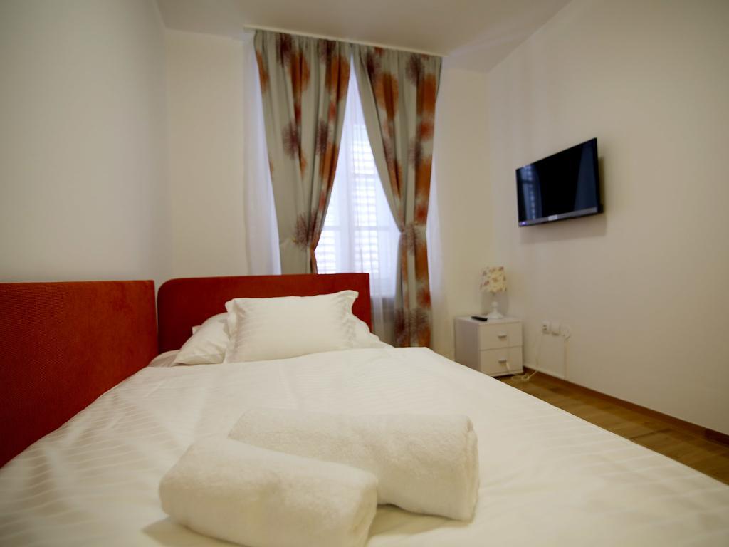 Apartment A&g