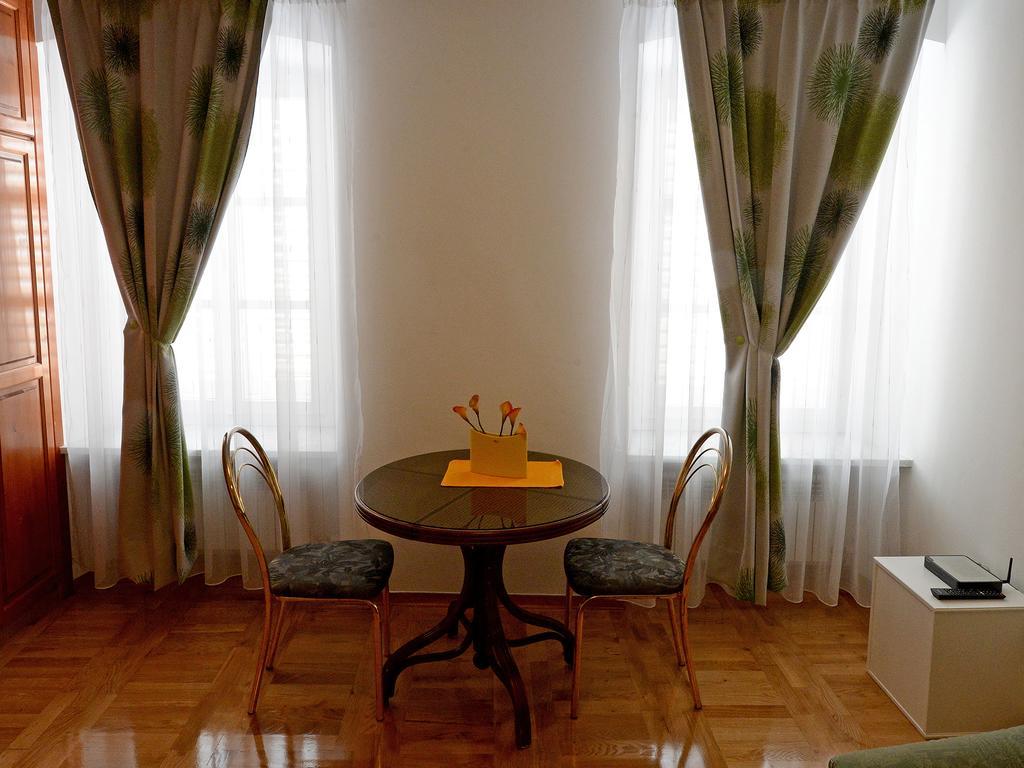 Apartment A&g