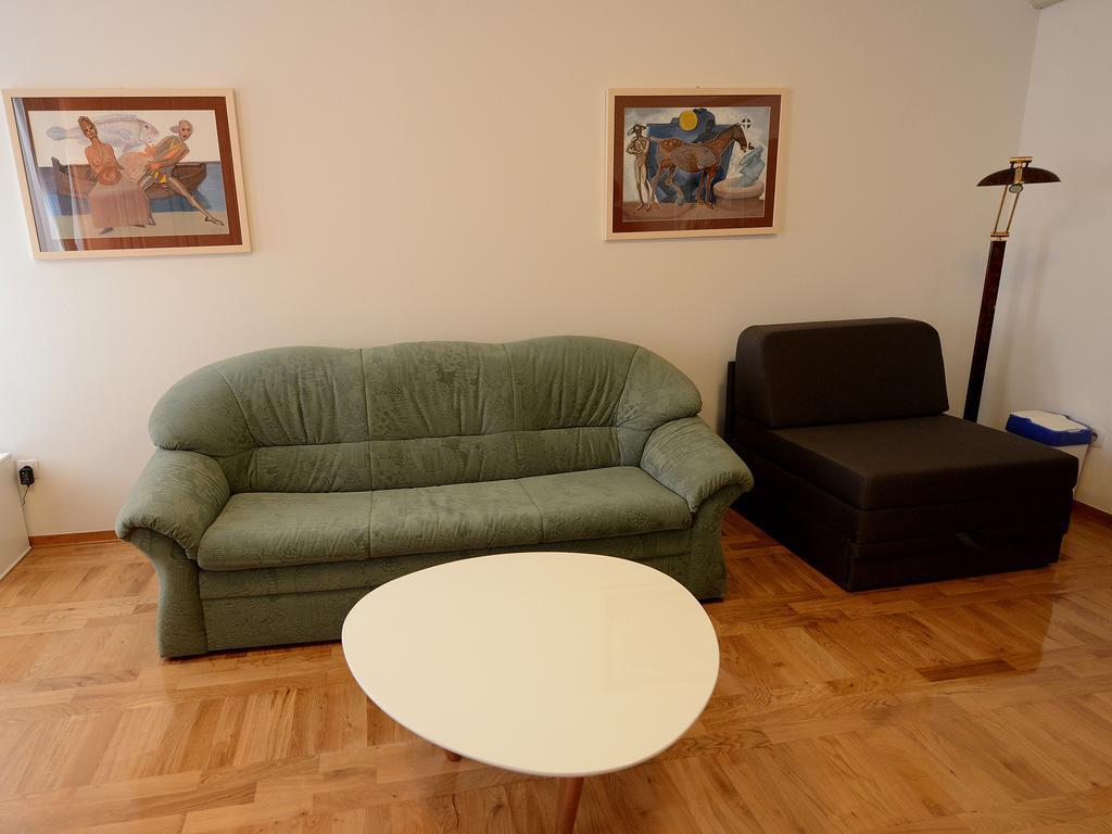 Apartment A&g